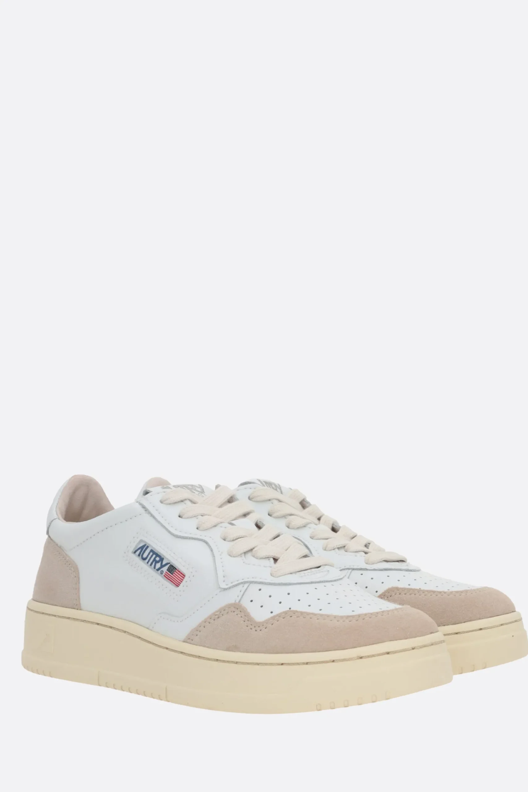 Women AUTRY Medalist smooth leather and suede sneakers