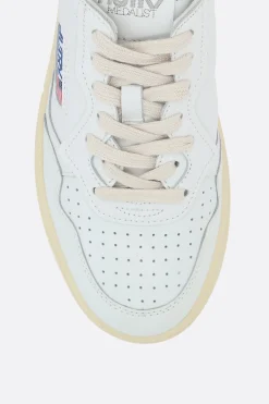 Women AUTRY Medalist sneakers in smooth leather