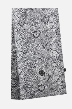 Women 10 CORSO COMO graphic print nylon padded stole