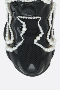 Women NOIR KEI NINOMIYA X REEBOK IPF Flying Pearl Pump Fury sneakers