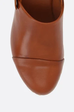 Women CHLOÉ Jeannette platform clogs in shiny leather